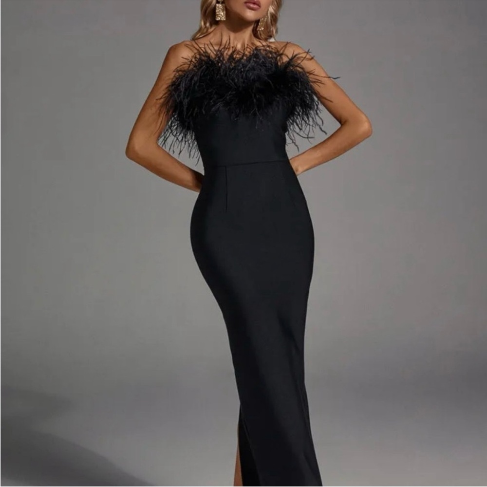 Chic Black Feathered Strapless Gown